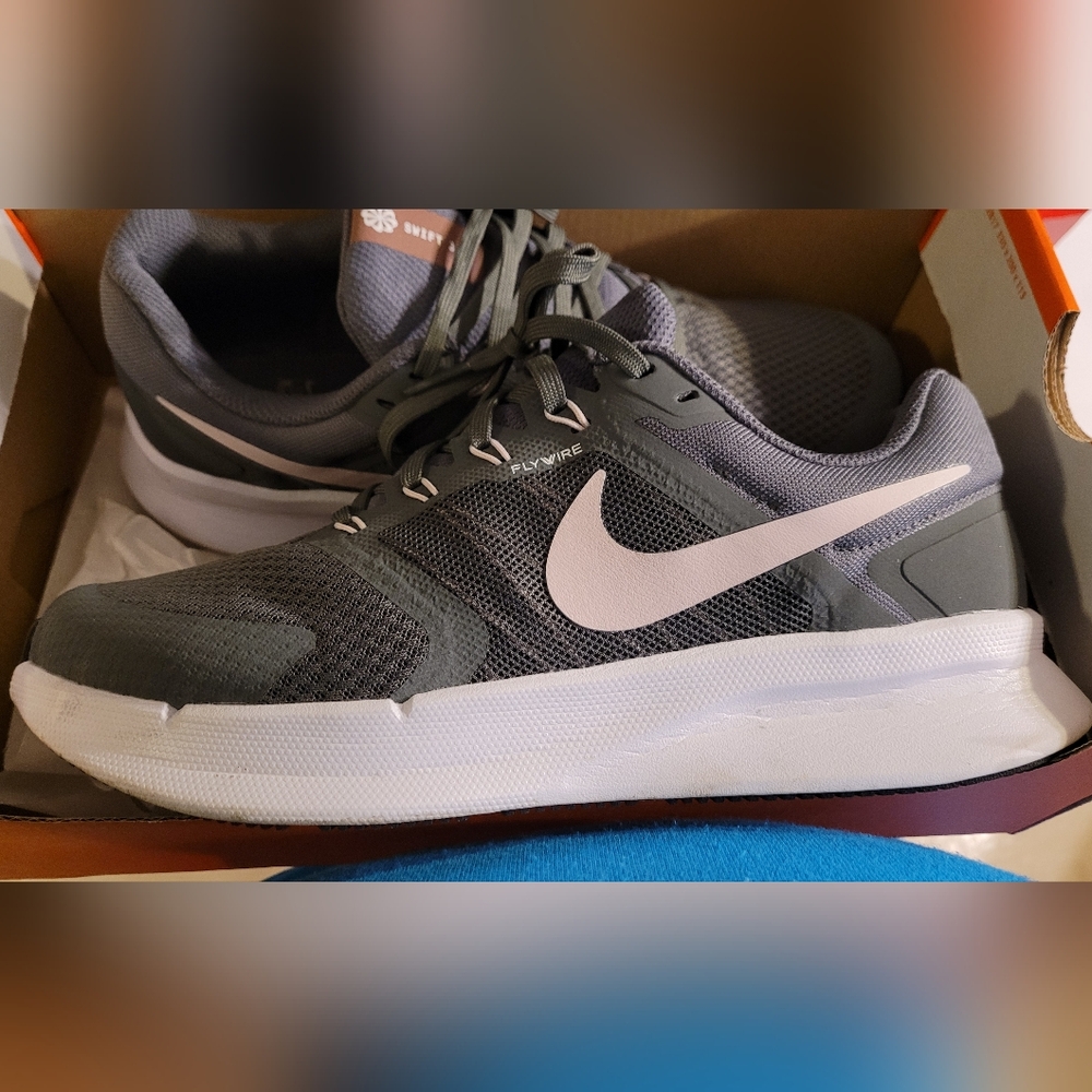 Nike Women's Gray Running Shoes